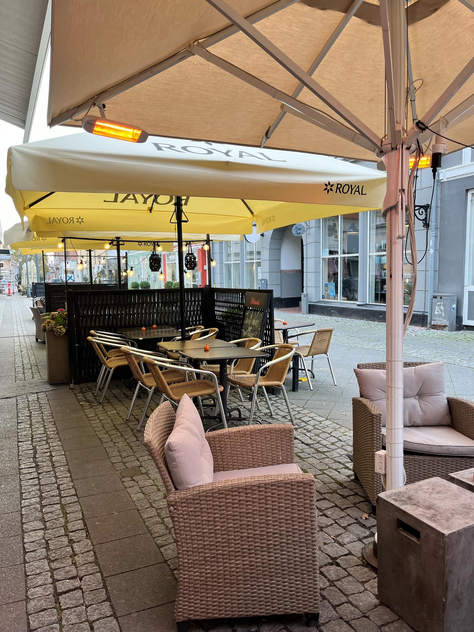 Hyggelig café i Nyborg med siddepladser og afslappet stemning hos Jimbo’s Kaffebar
